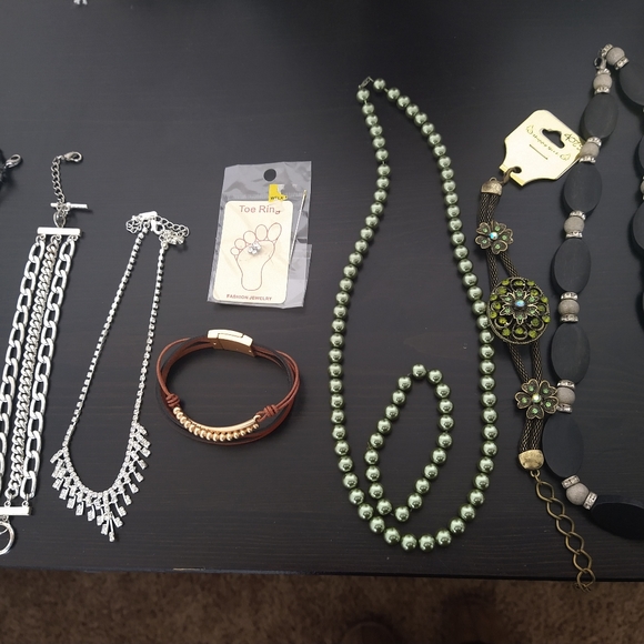 Accesories - Picture 2 of 2
